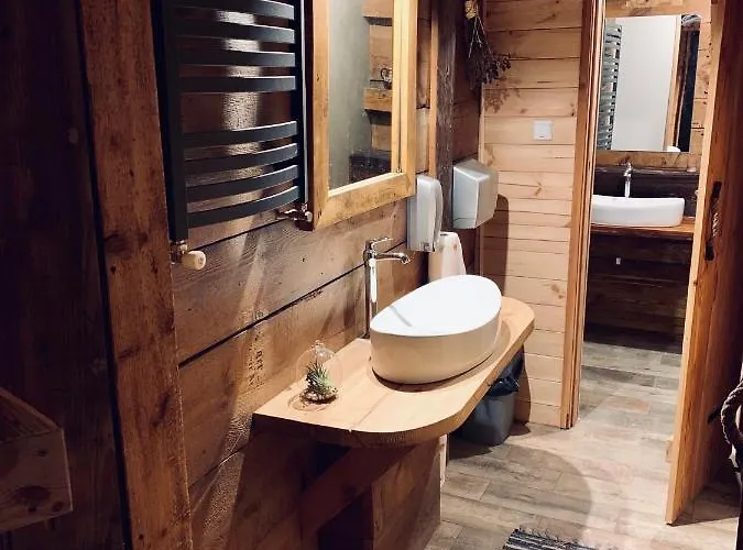 Dom Podcieniowy Na Zulawach Wislanych